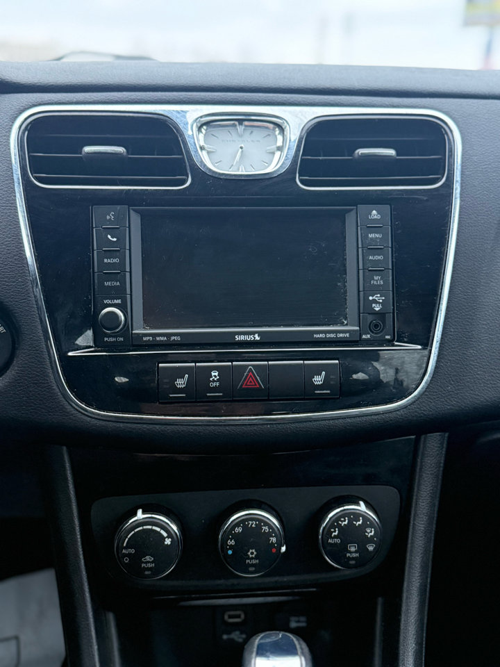 Used 2011 Chrysler 200 Limited image 14