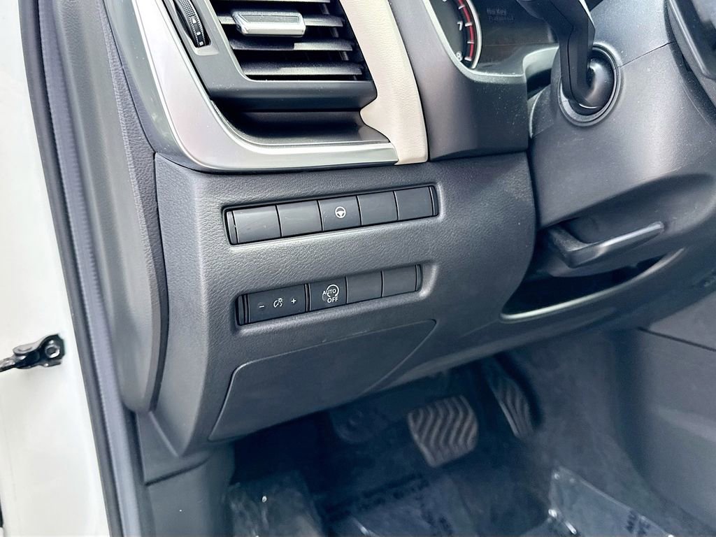 Used 2023 Nissan Rogue SV FWD image 22