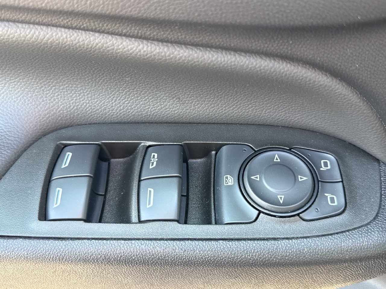 Used 2023 Chevrolet Equinox LT AWD/4WD image 15