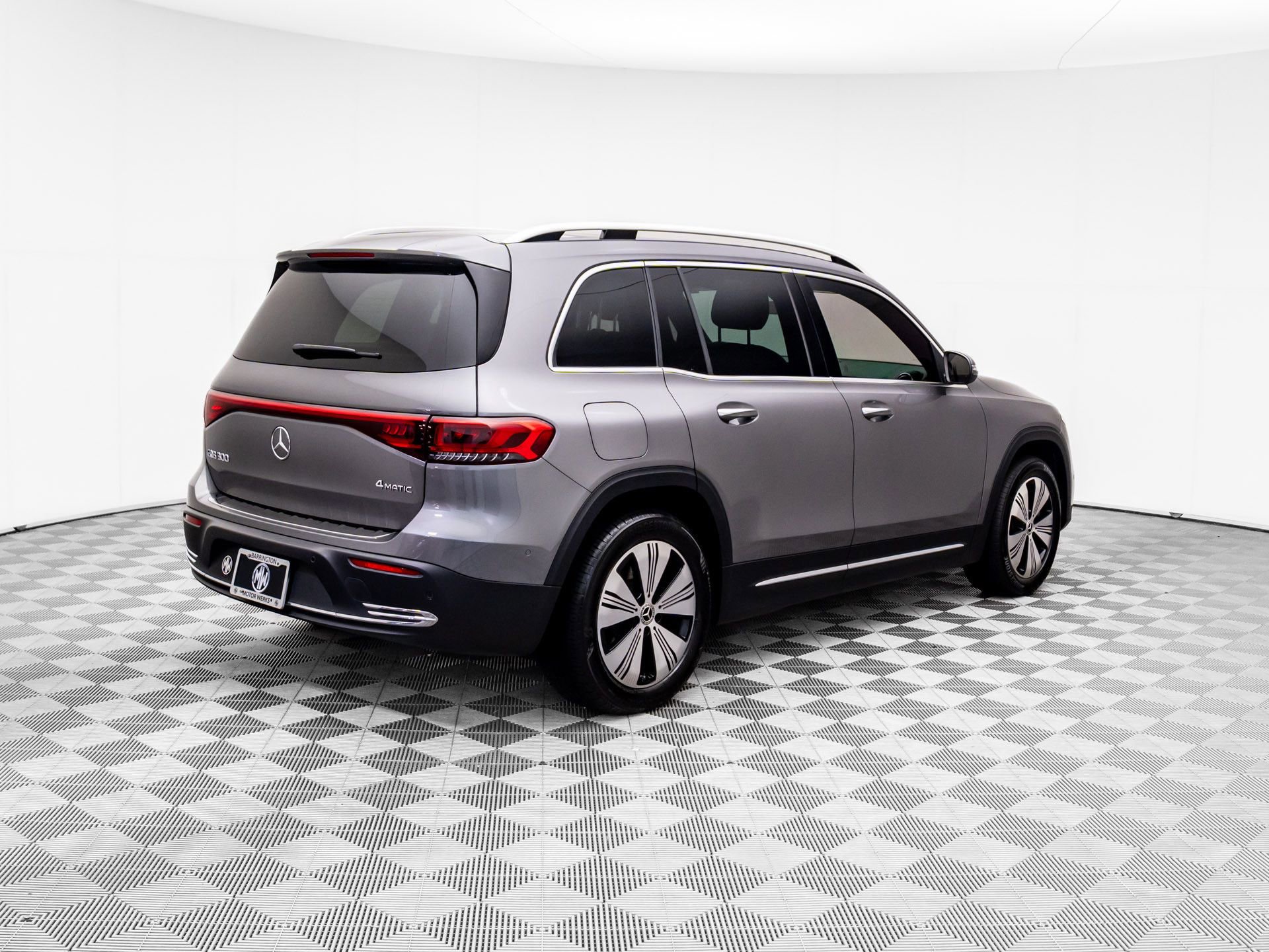 Used 2023 Mercedes-Benz EQB 300 4MATIC w/ Exclusive Package image 7