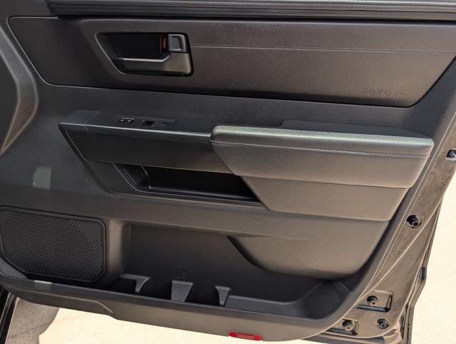 Used 2025 Toyota Tundra SR AWD/4WD image 31