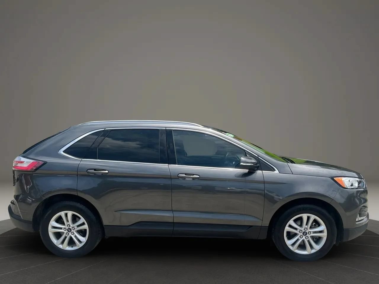Used 2020 Ford Edge SEL w/ Convenience Package FWD image 8