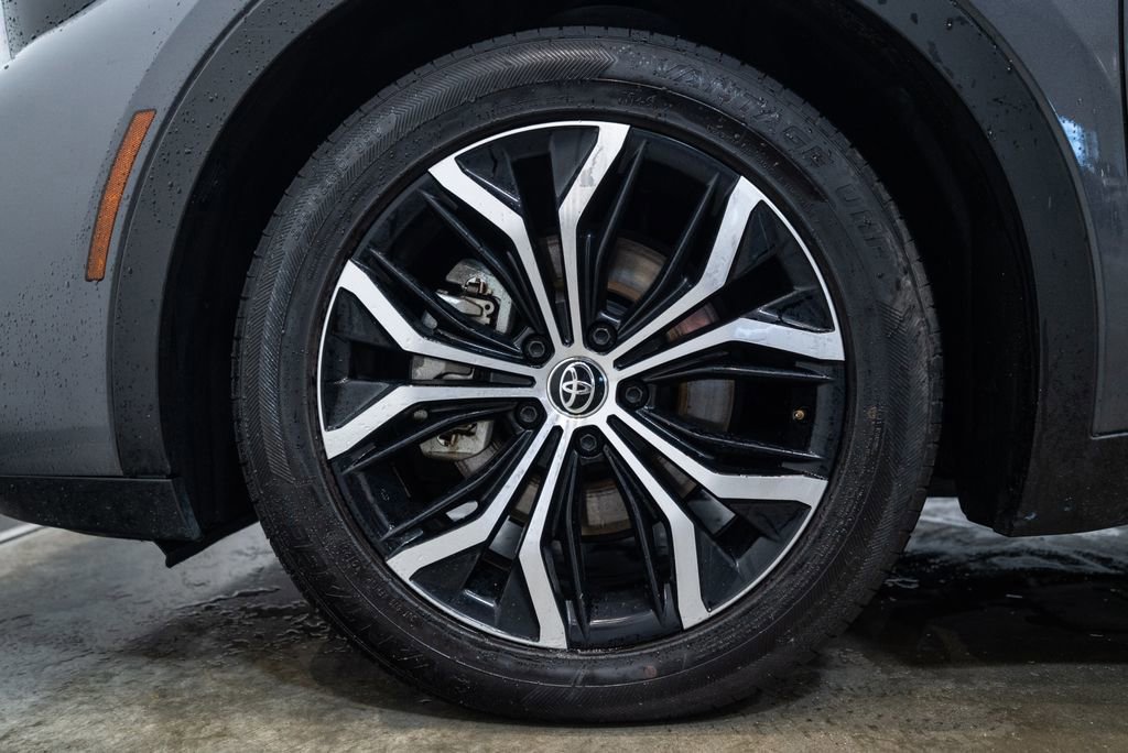 Certified 2024 Toyota Crown Limited image 11