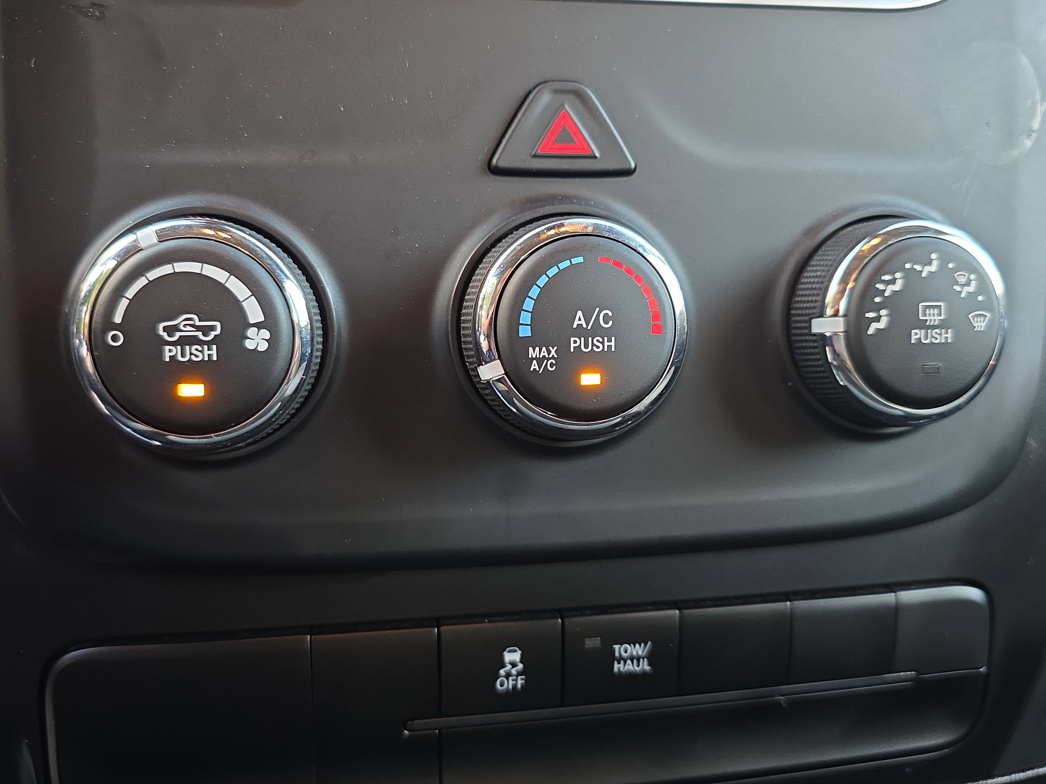 Used 2024 RAM 1500 Classic SLT AWD/4WD image 31