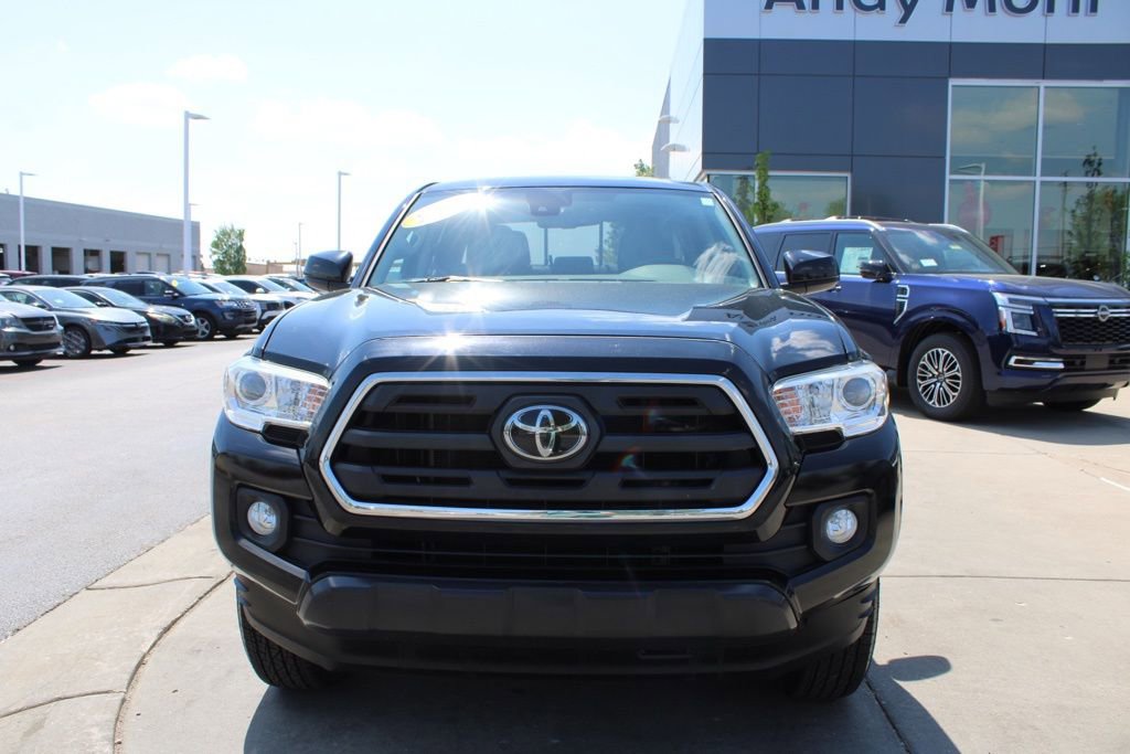 Used 2019 Toyota Tacoma SR5 AWD/4WD image 2