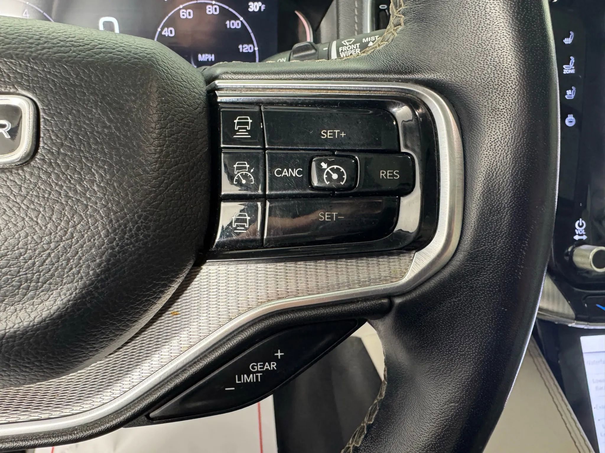 Used 2023 Jeep Grand Wagoneer 4WD w/ Flexible Seating Group image 16