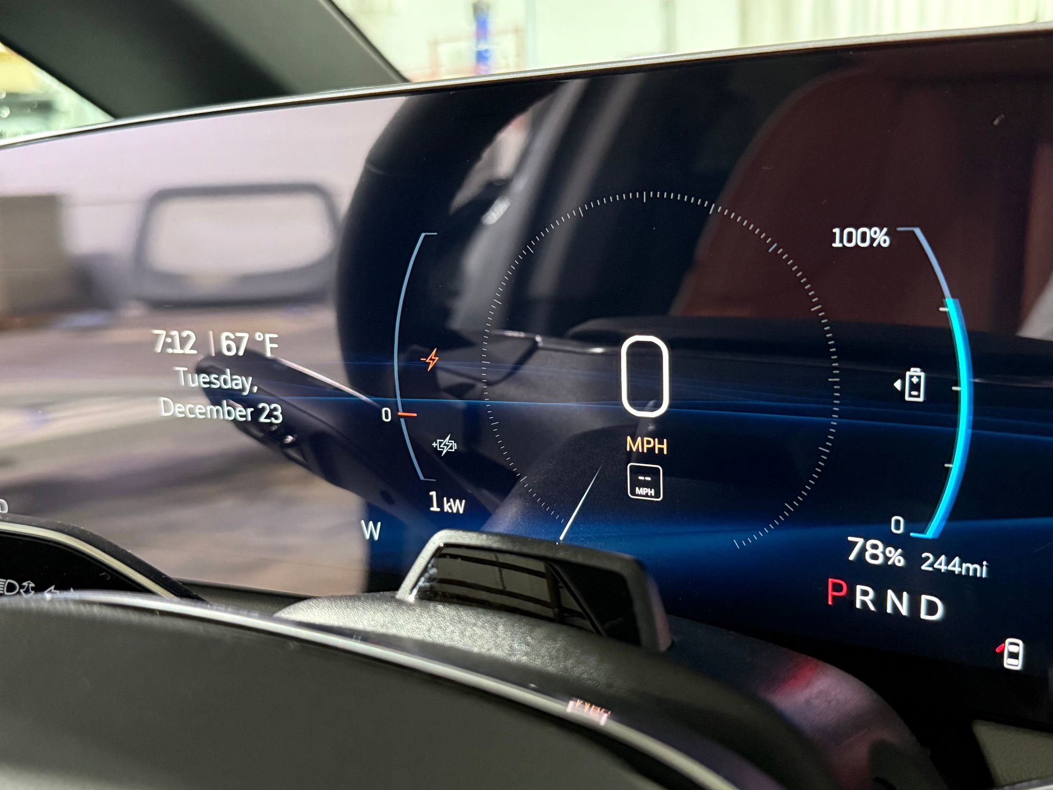 New 2026 Cadillac Optiq Luxury 2 image 17