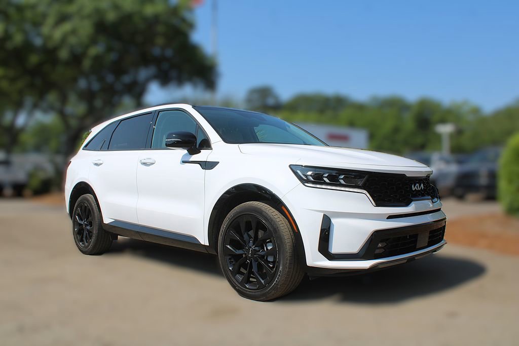 Certified 2023 Kia Sorento SX FWD image 3