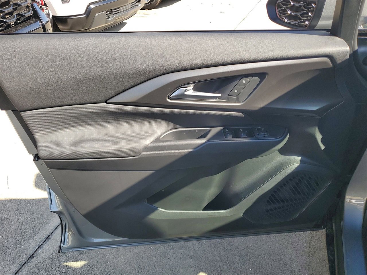 New 2026 Chevrolet Equinox EV LT image 13