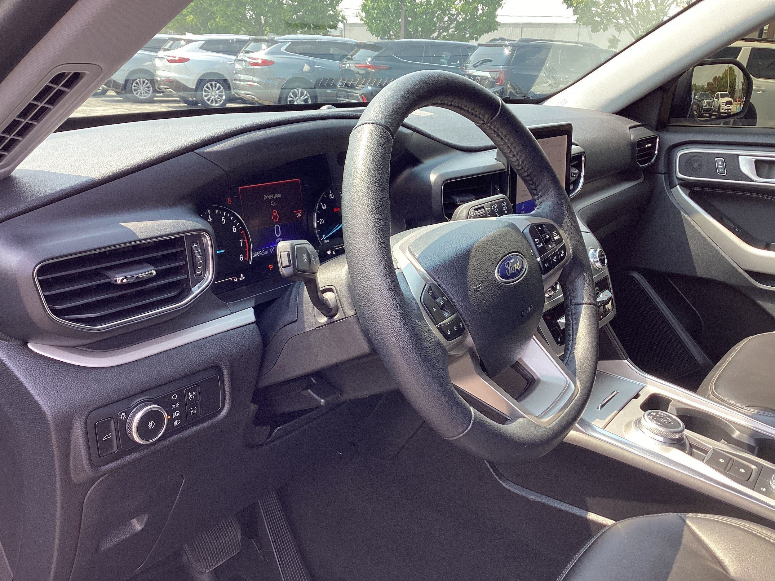 Used 2023 Ford Explorer XLT w/ Equipment Group 202A AWD/4WD image 11