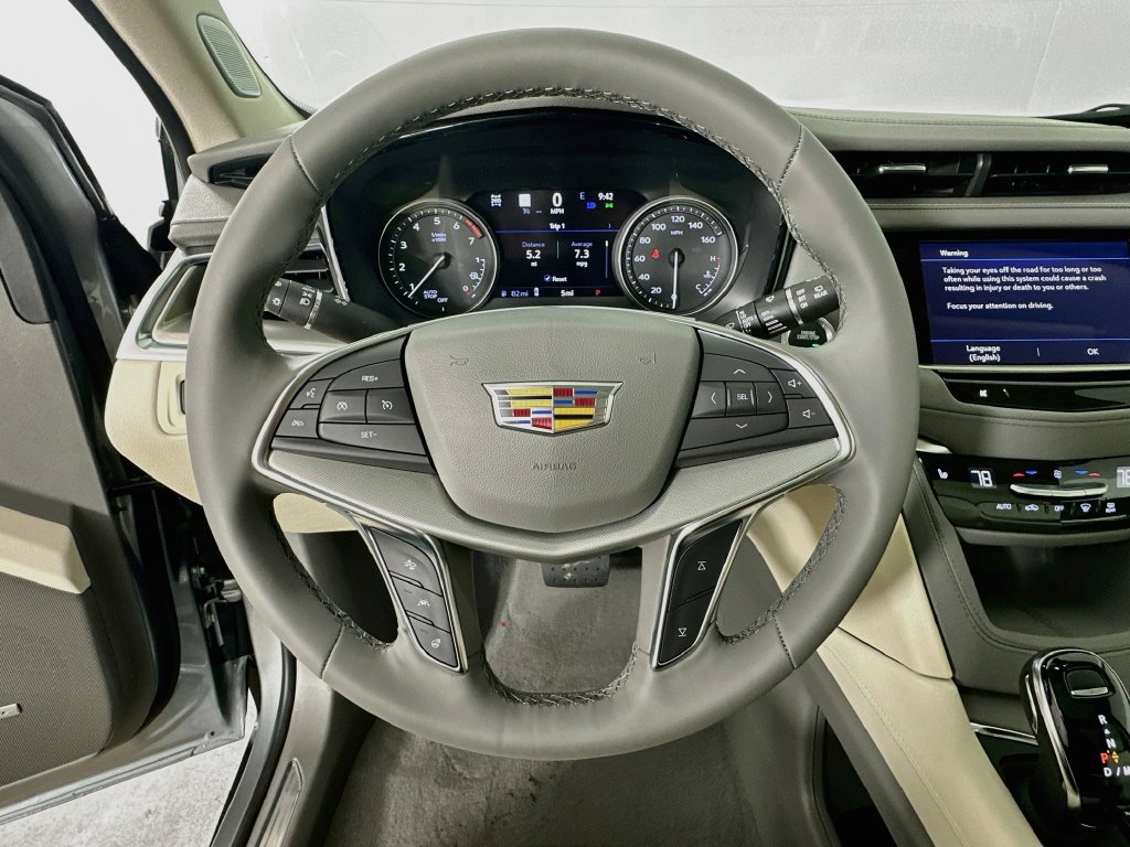 New 2026 Cadillac XT5 Premium Luxury w/ LPO, Floor Liner Package AWD/4WD image 11