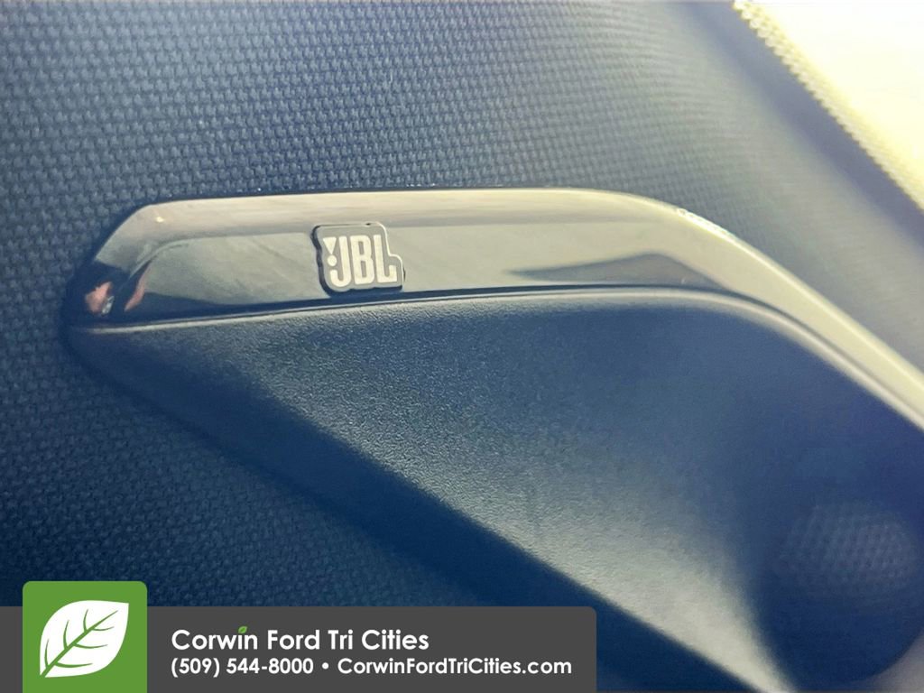 Used 2024 Toyota Venza Limited image 13