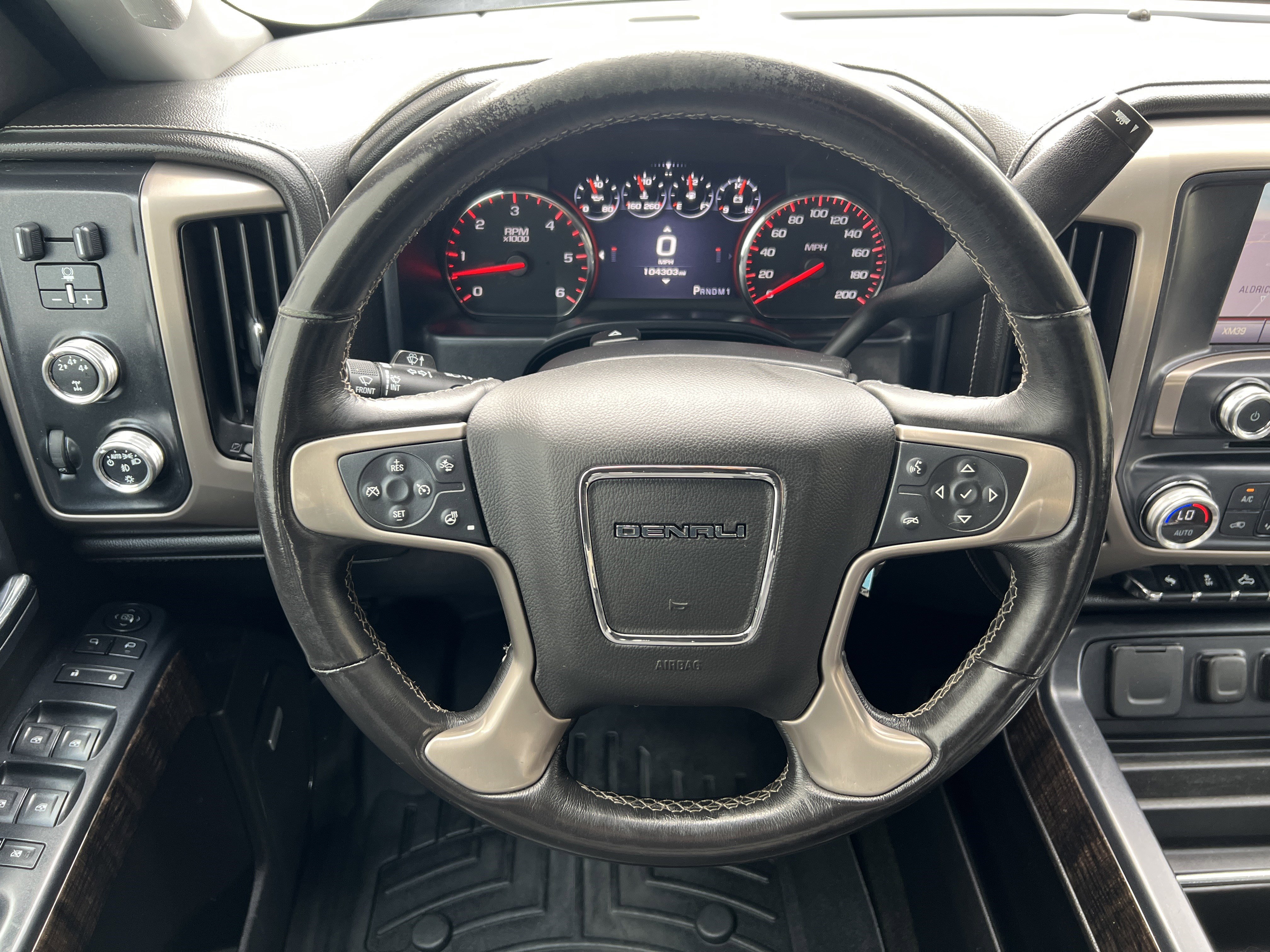 Used 2015 GMC Sierra 2500 Denali image 24