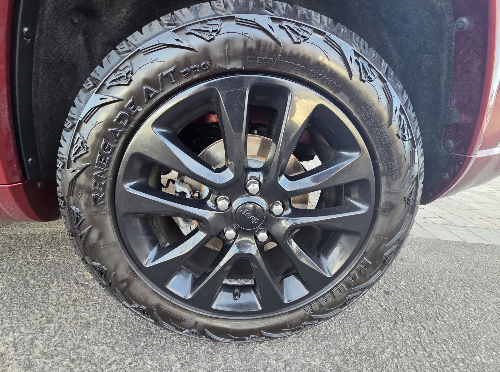 Used 2017 Jeep Grand Cherokee Altitude image 10