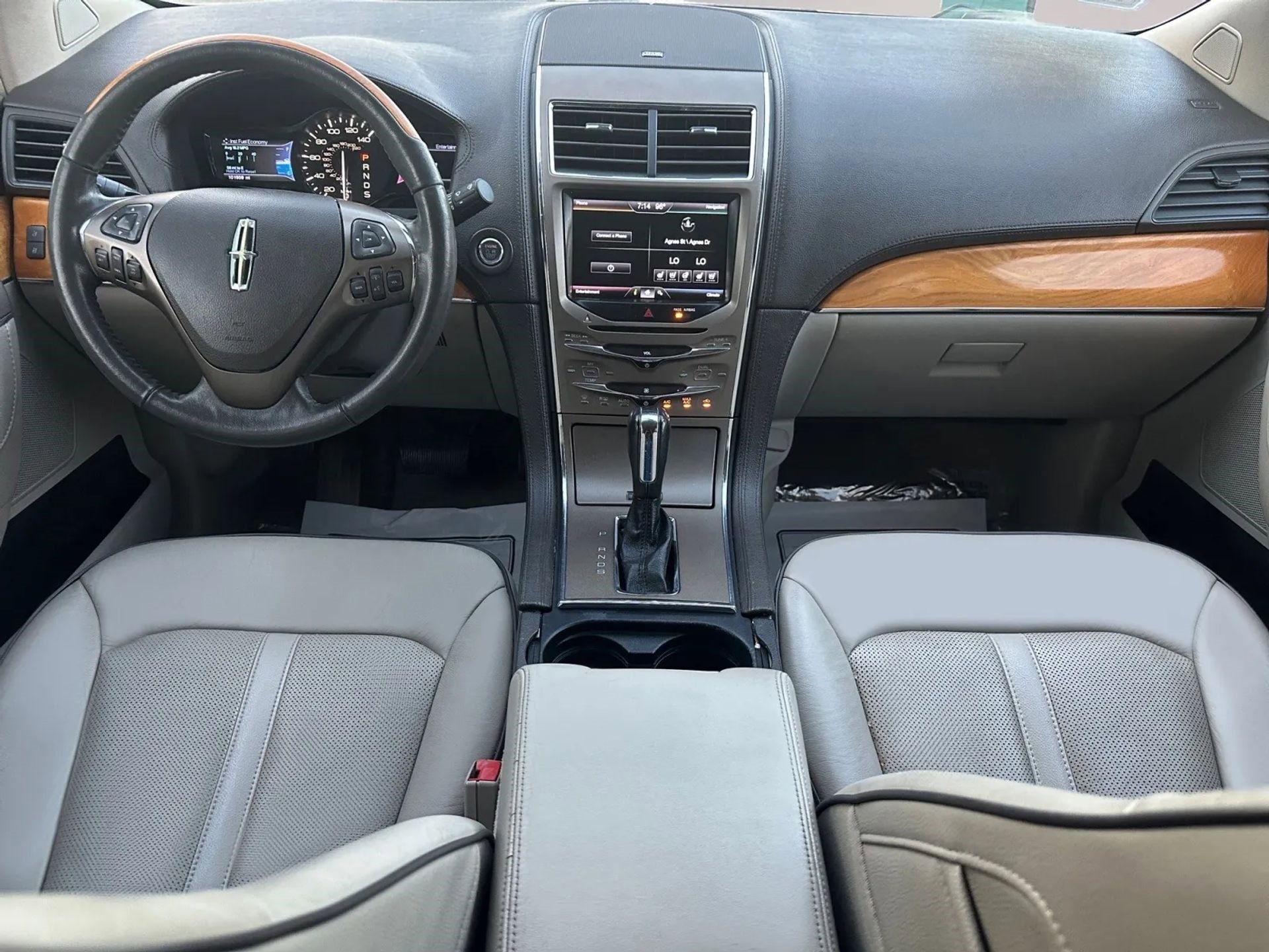 Used 2015 Lincoln MKX FWD w/ Equipment Group 102A image 16