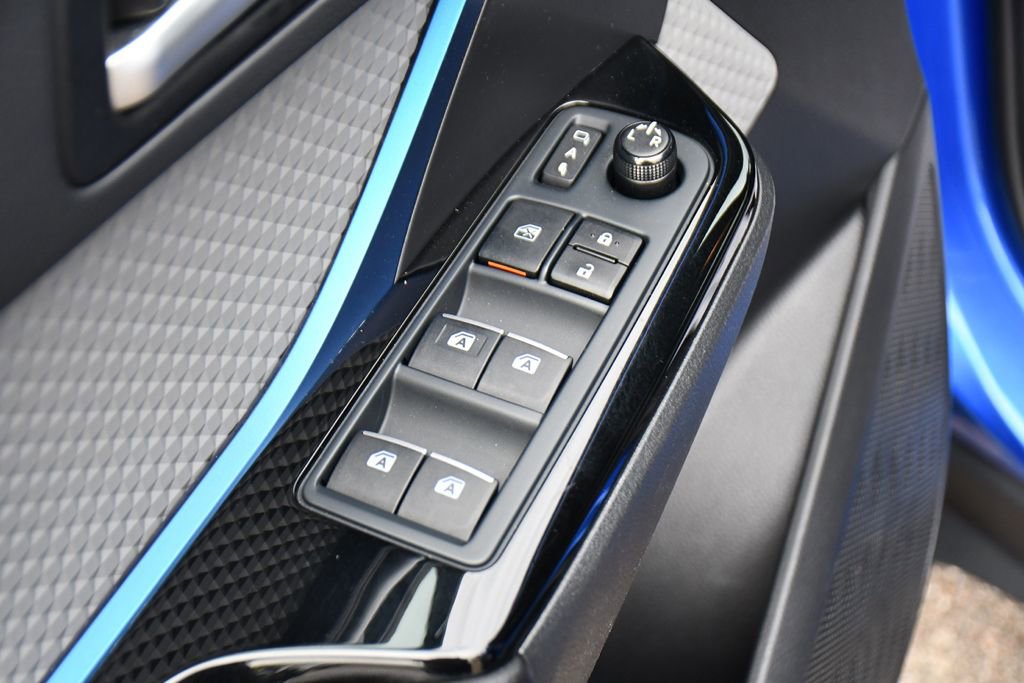 Used 2019 Toyota C-HR XLE FWD image 21