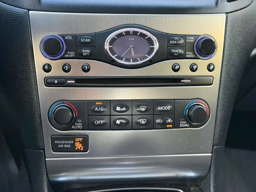 Used 2015 INFINITI Q40 Base AWD 4dr Sedan w/ Navigation Package image 16