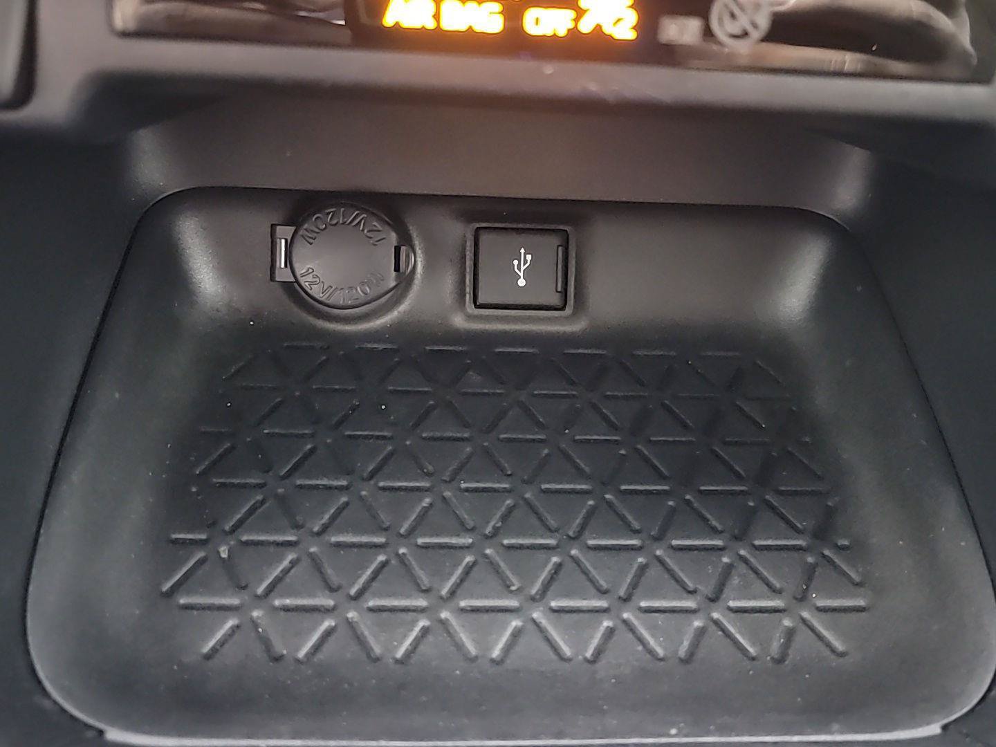 Used 2020 Toyota RAV4 XLE w/ All Weather Liner Package AWD/4WD image 30