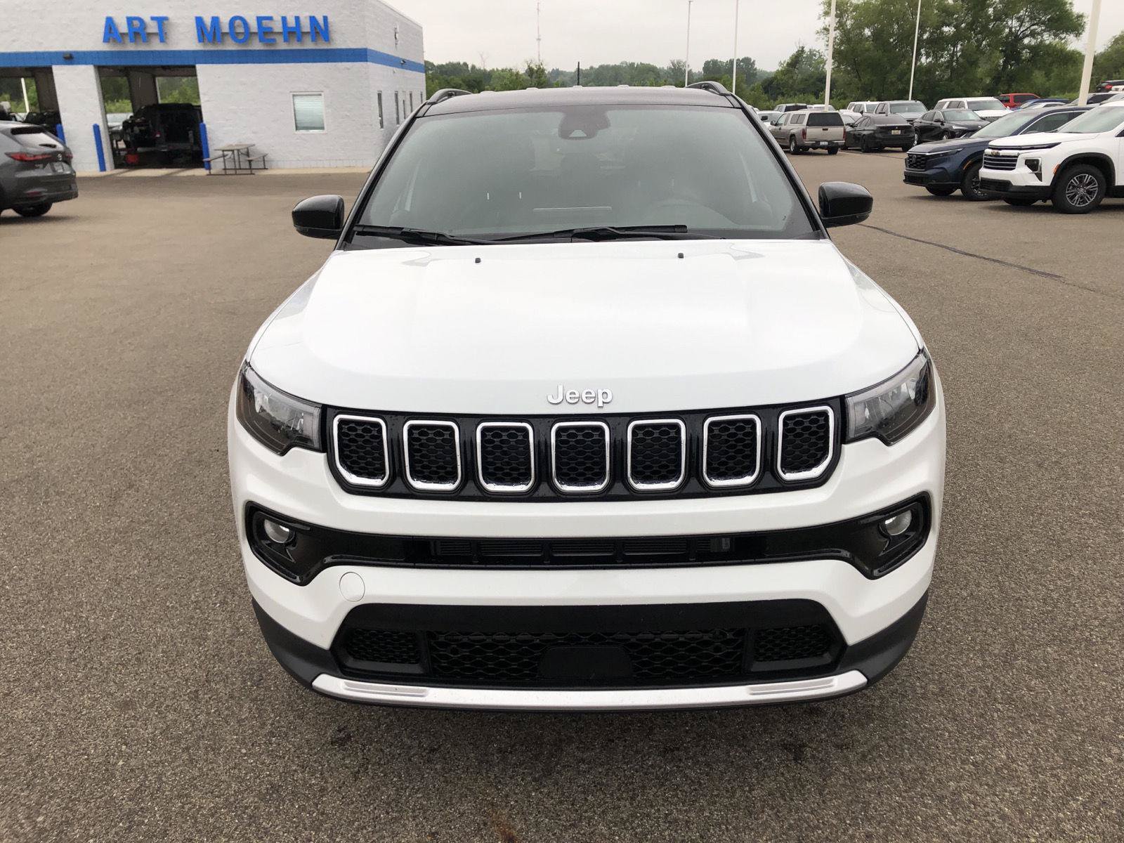 Used 2023 Jeep Compass Limited AWD/4WD image 11