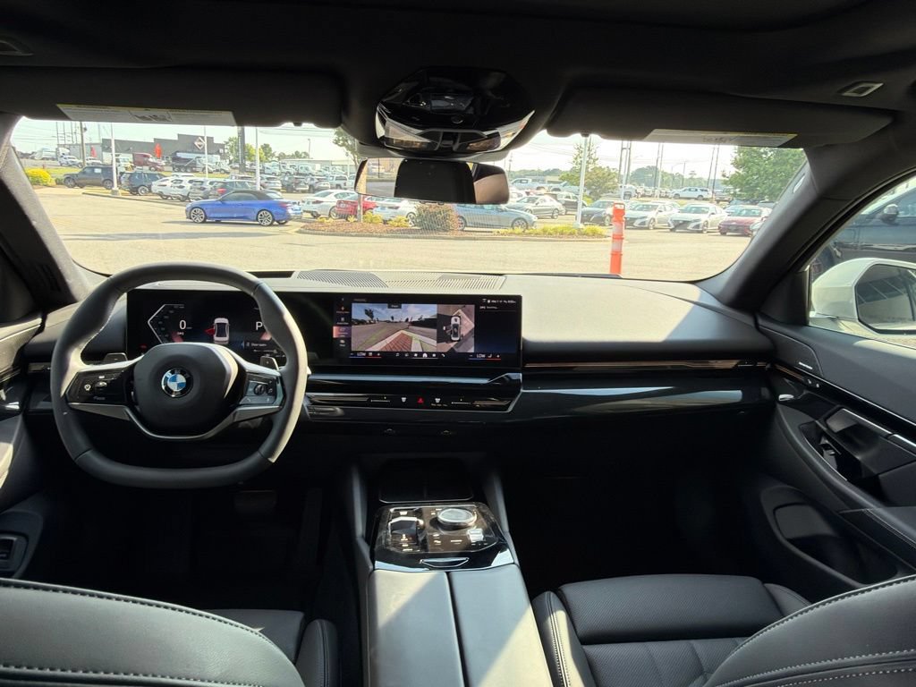 Used 2026 BMW 530i w/ Premium Package RWD image 28