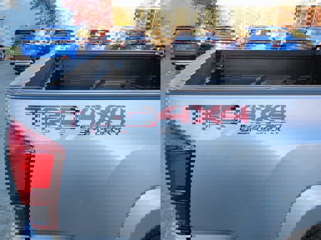 Used 2019 Toyota Tacoma TRD Sport image 9