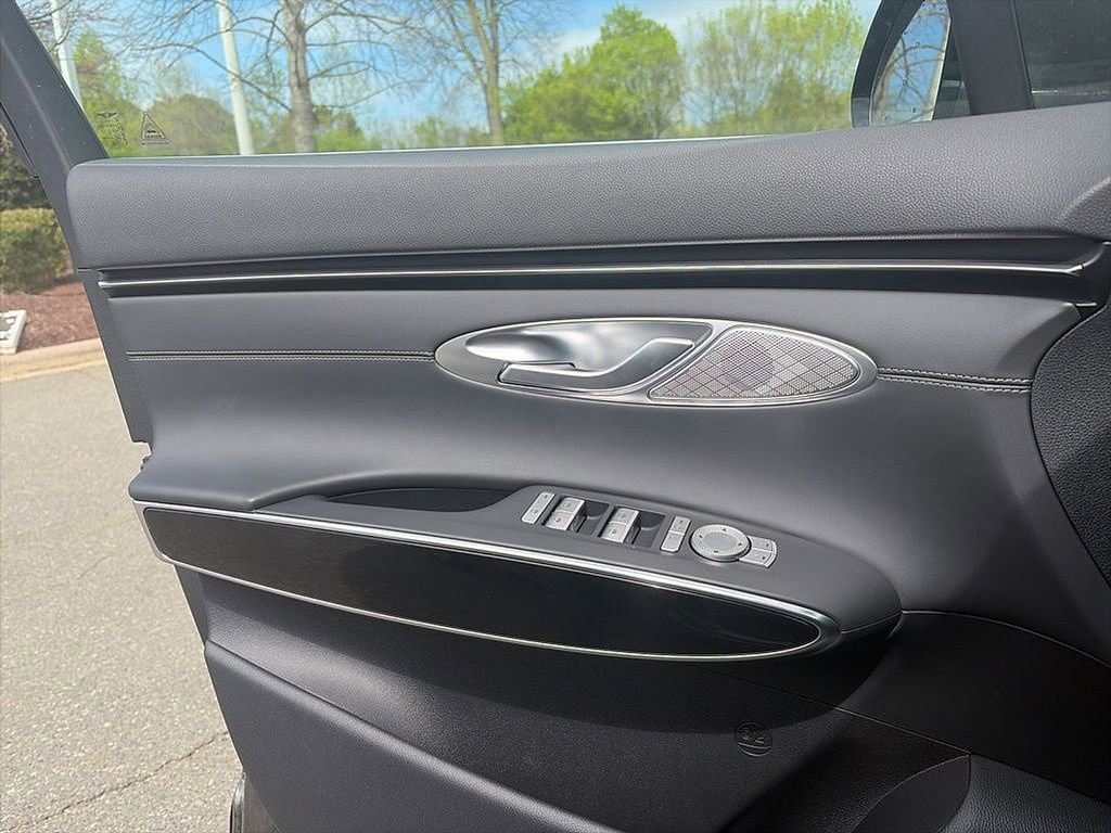 Used 2026 Genesis GV70 2.5T image 12