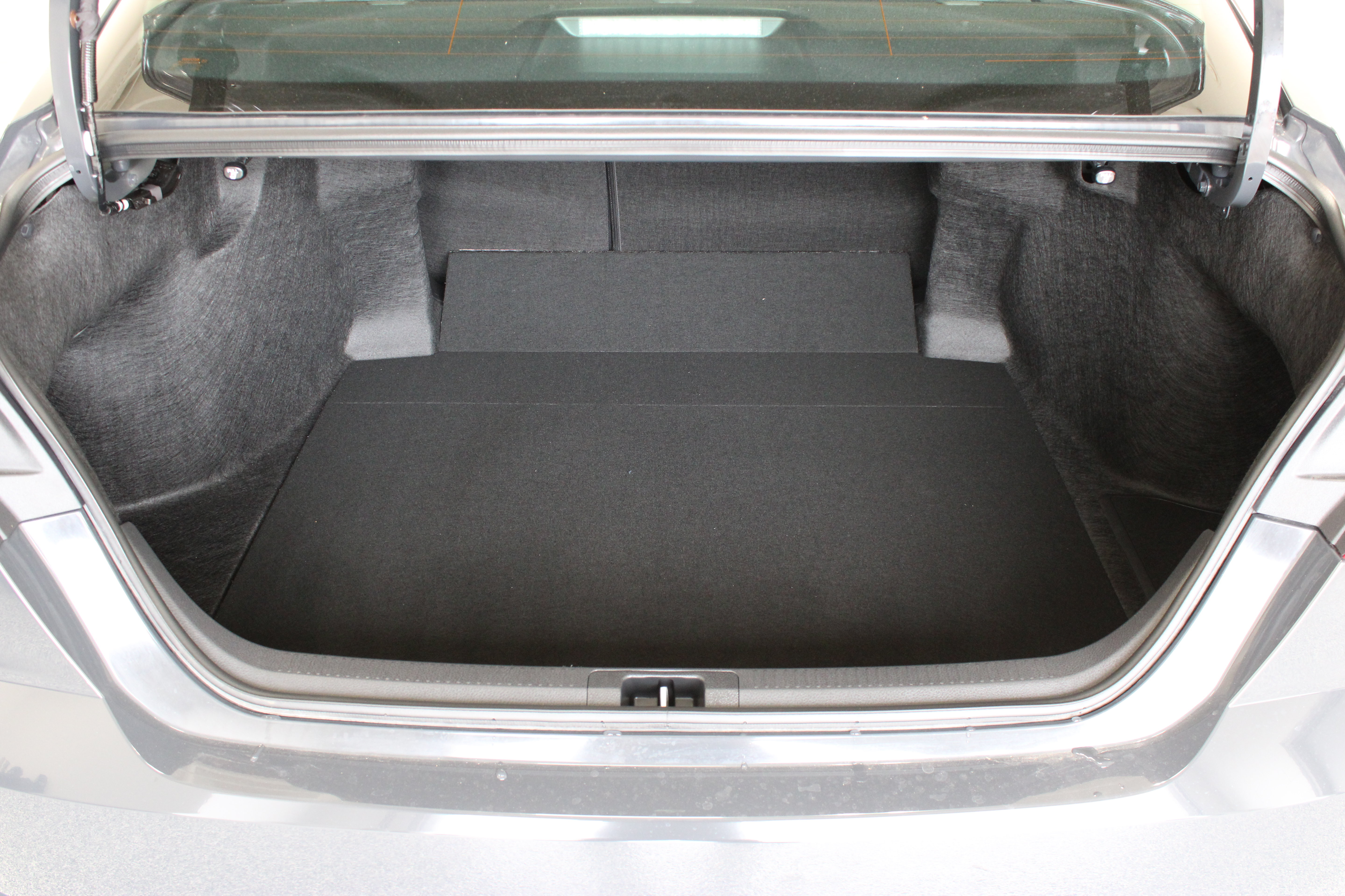 Used 2026 Toyota Camry SE FWD image 29
