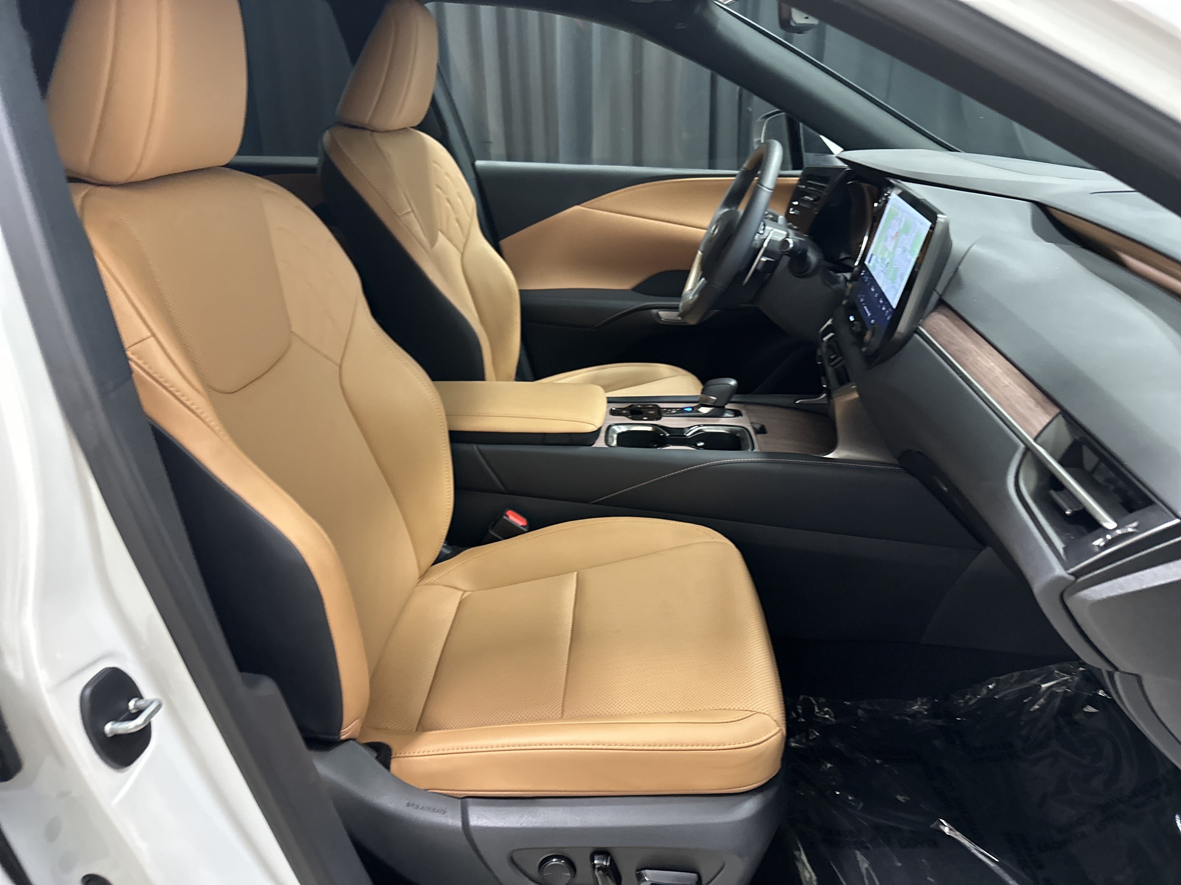 Certified 2025 Lexus RX 350h w/ Accessory Package (Z1) AWD/4WD image 33