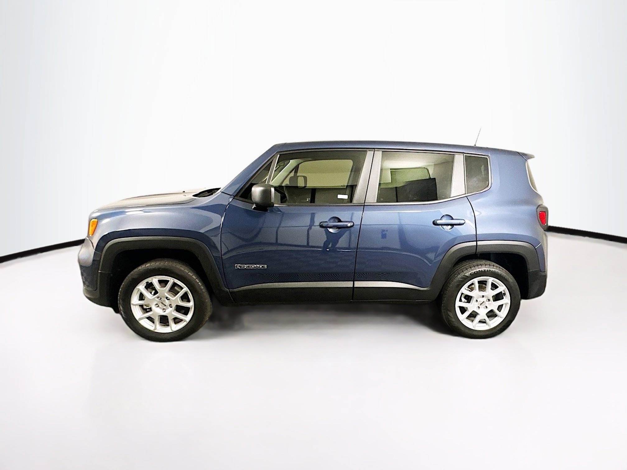 Used 2023 Jeep Renegade Latitude image 4