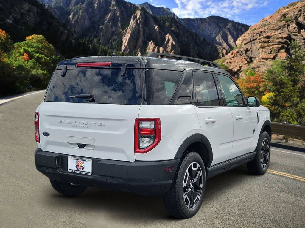 Used 2023 Ford Bronco Sport Outer Banks AWD/4WD image 3