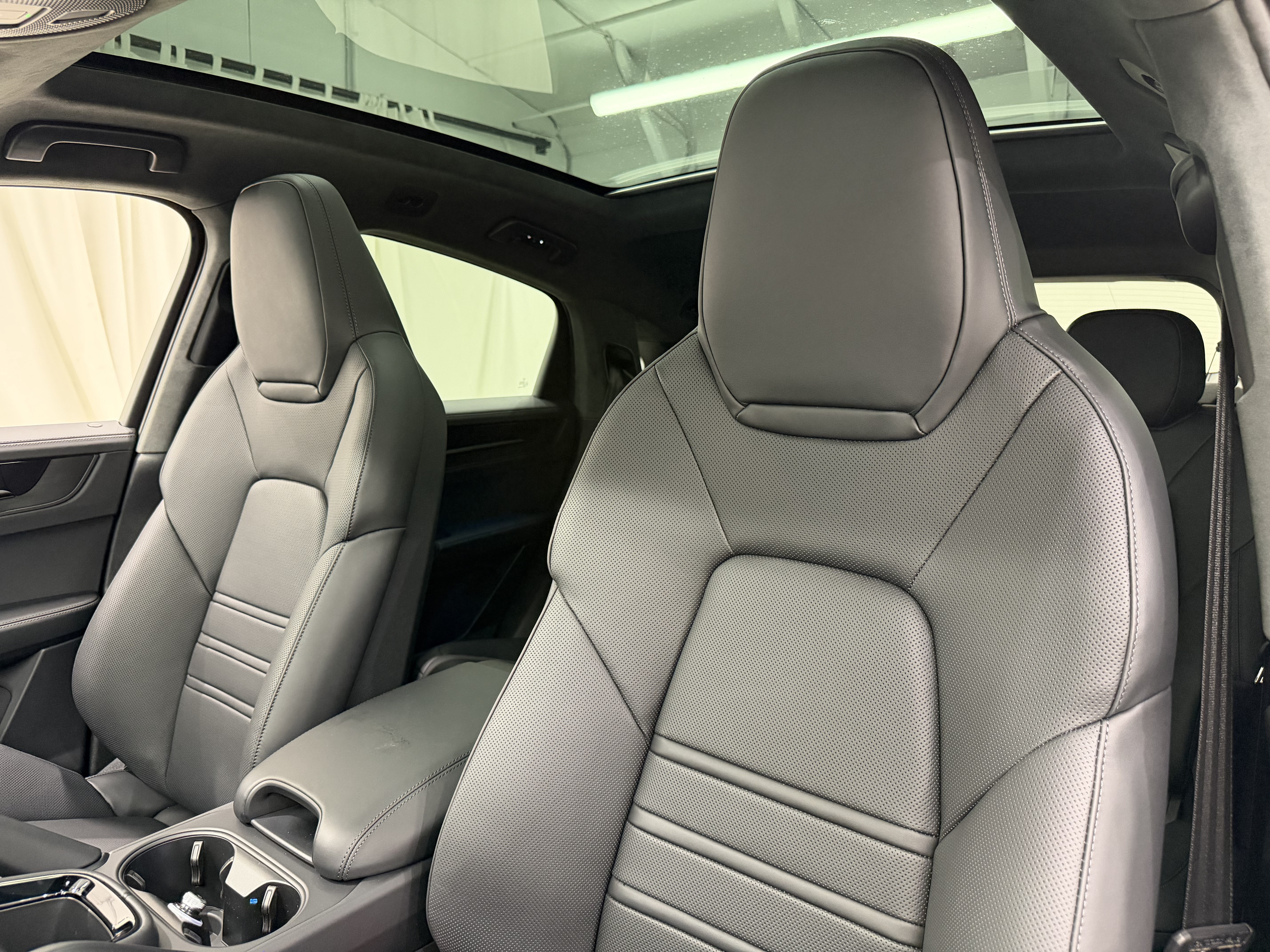 New 2026 Porsche Cayenne GTS AWD/4WD image 5