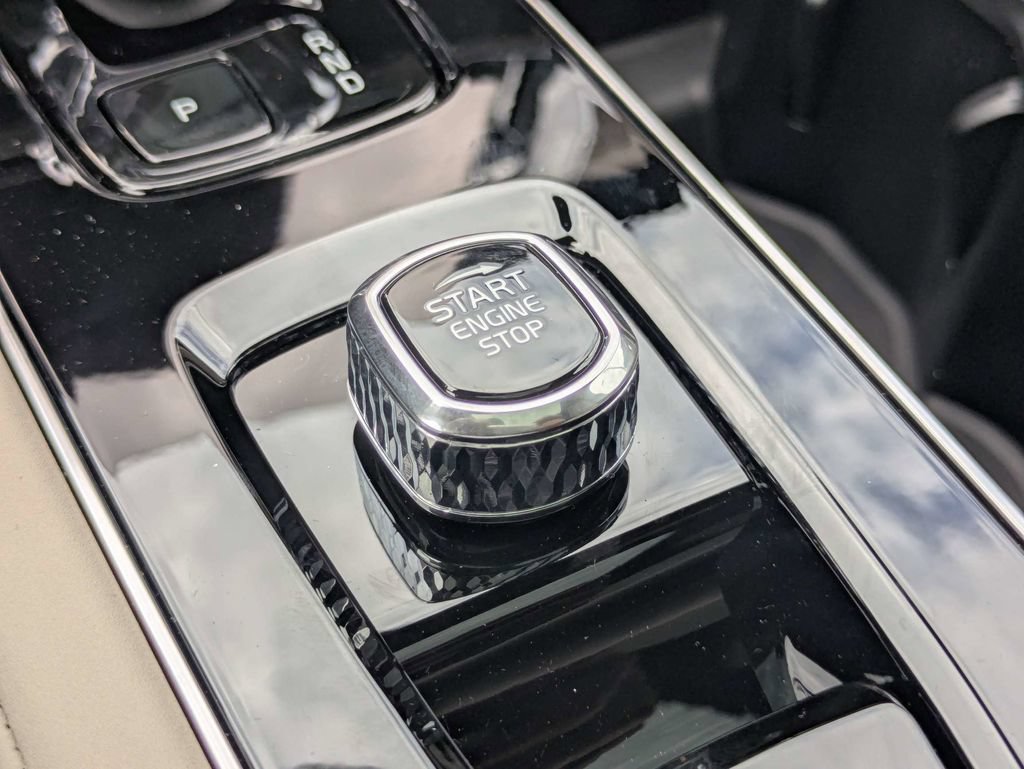 New 2026 Volvo XC90 B6 Plus w/ Protection Package Premier AWD/4WD image 30