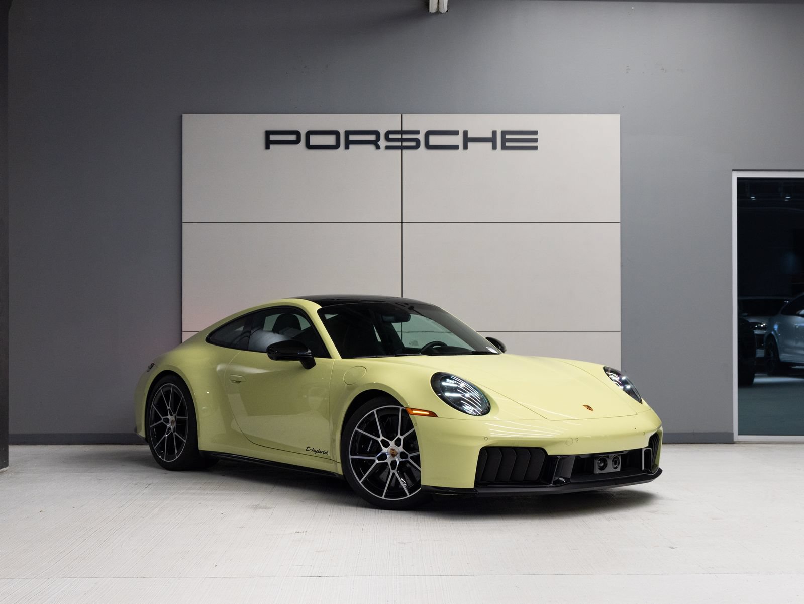 Certified 2025 Porsche 911 Carrera 4 GTS AWD/4WD image 9