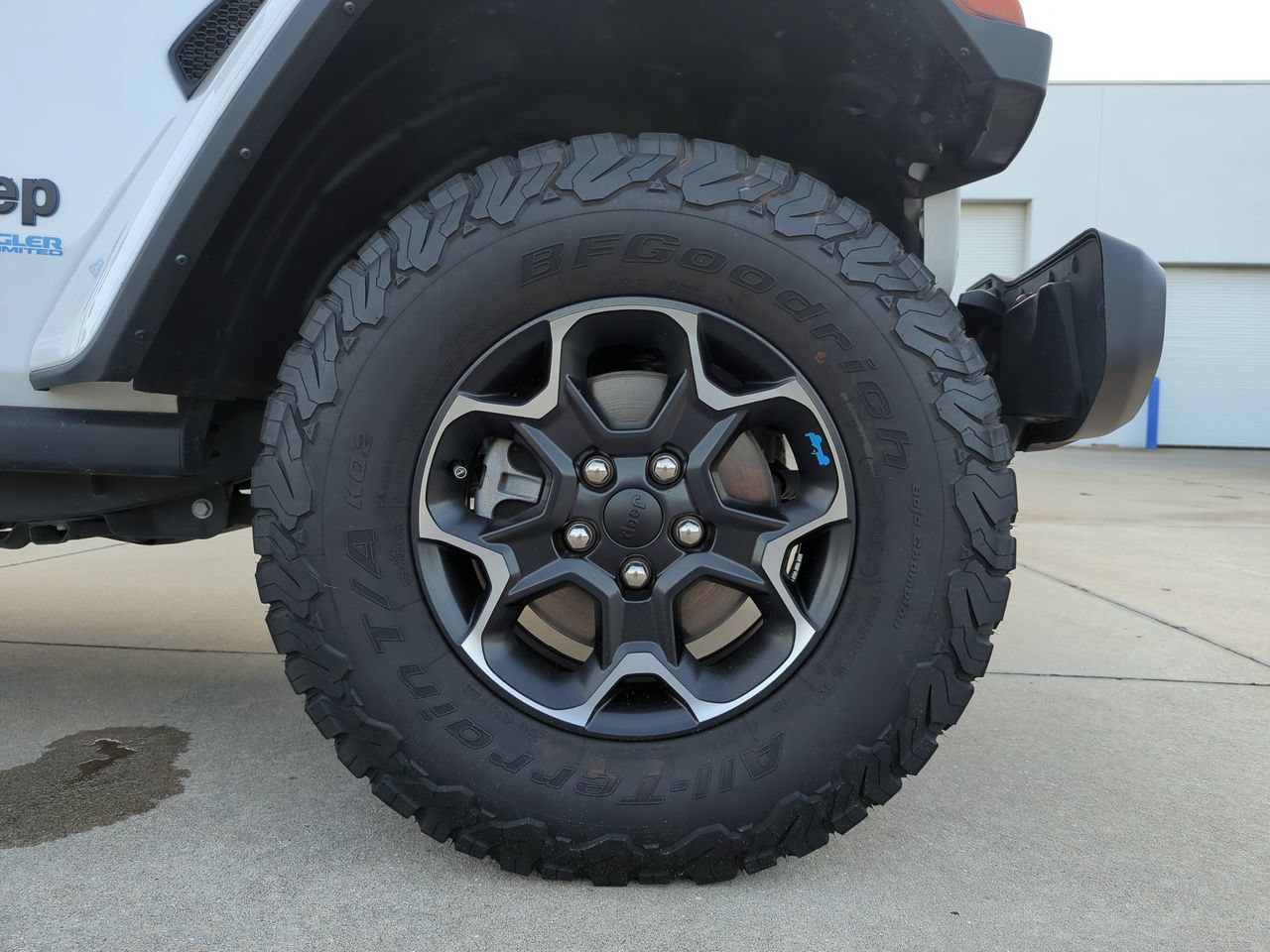 Used 2022 Jeep Wrangler Unlimited Rubicon 4xe AWD/4WD image 27