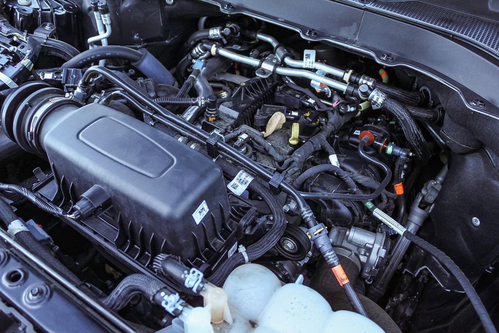 Used 2023 Ford Explorer XLT w/ Equipment Group 202A RWD image 33