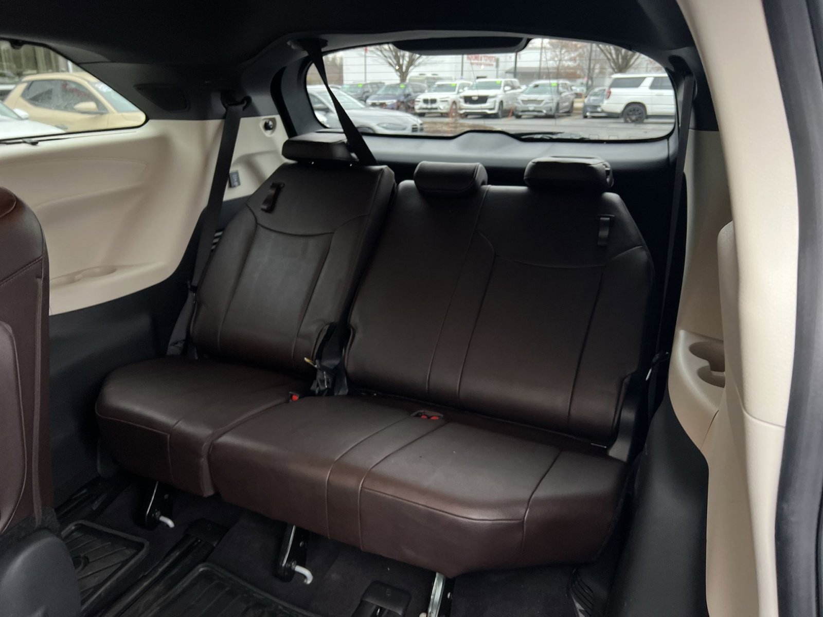 Used 2023 Toyota Sienna Platinum image 26