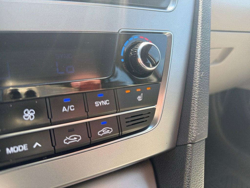 Used 2015 Hyundai Sonata Sport w/ Option Group 03 FWD image 16