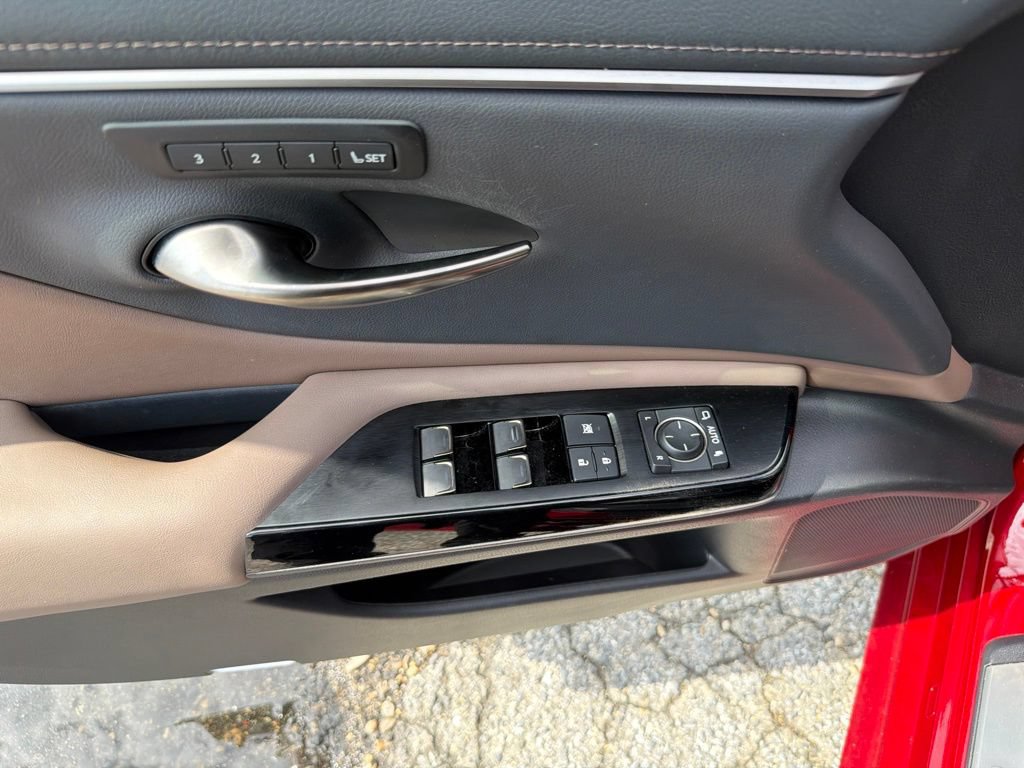 Used 2024 Lexus ES 350 w/ Premium Package FWD image 13