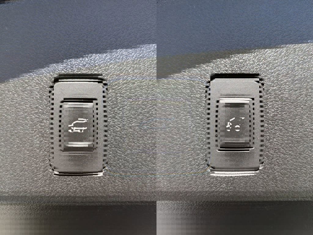 Used 2024 Buick Encore GX Avenir w/ Avenir Technology Package image 9