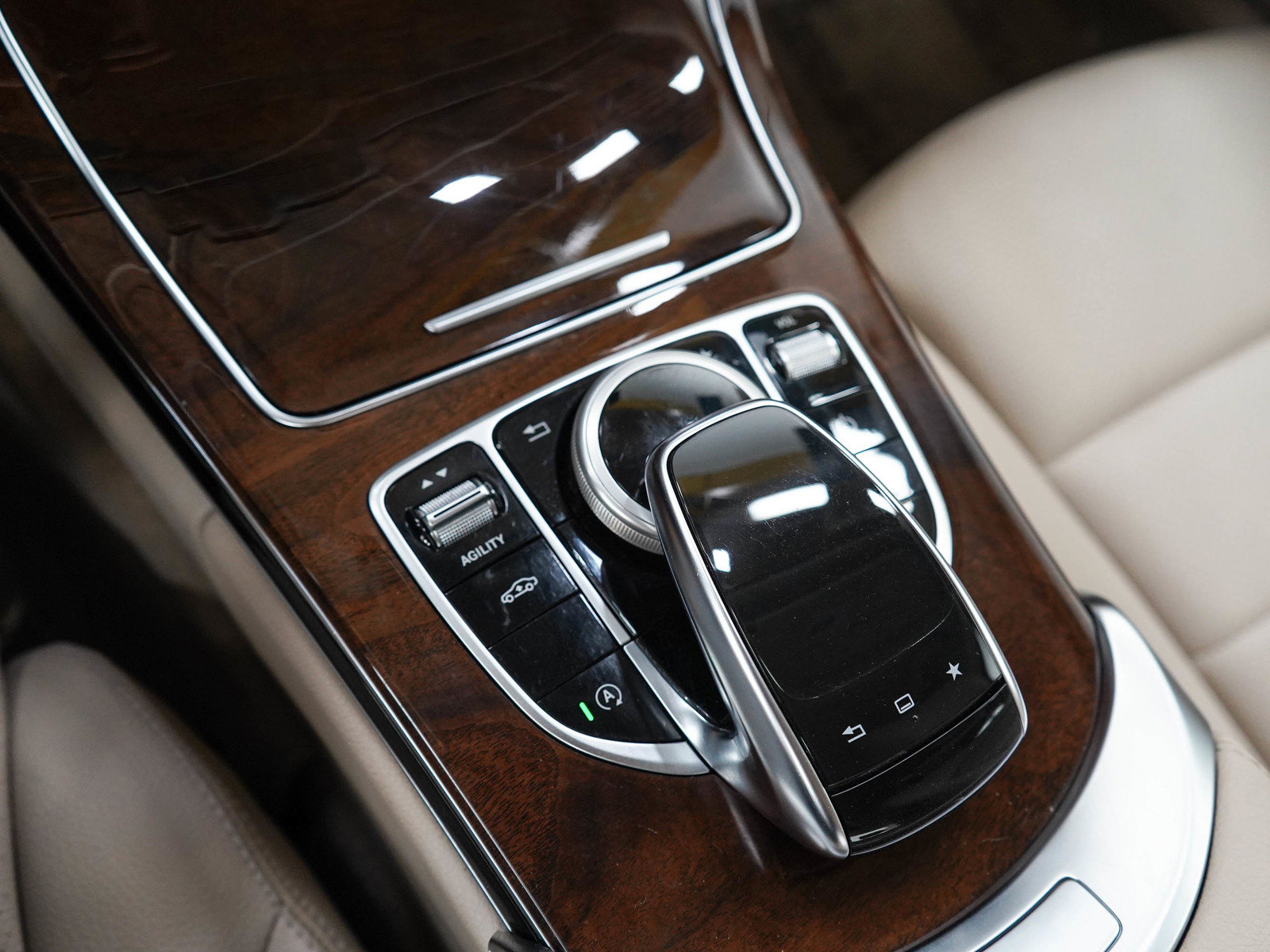 Used 2015 Mercedes-Benz C 300 4MATIC Sedan image 22