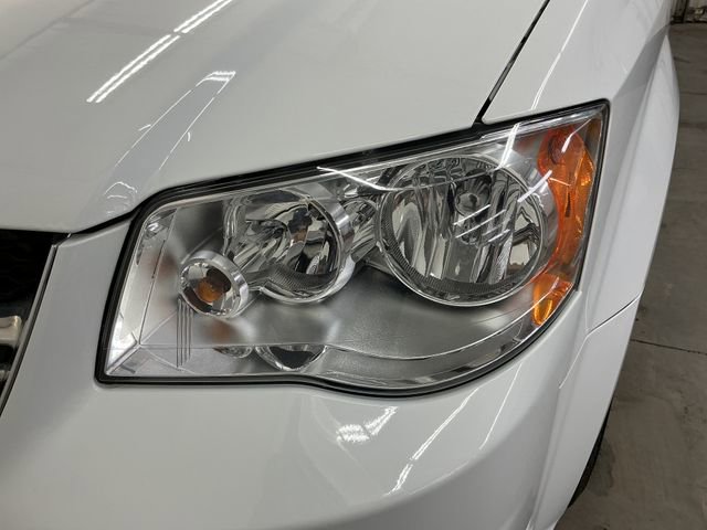 Used 2020 Dodge Grand Caravan SE FWD image 17