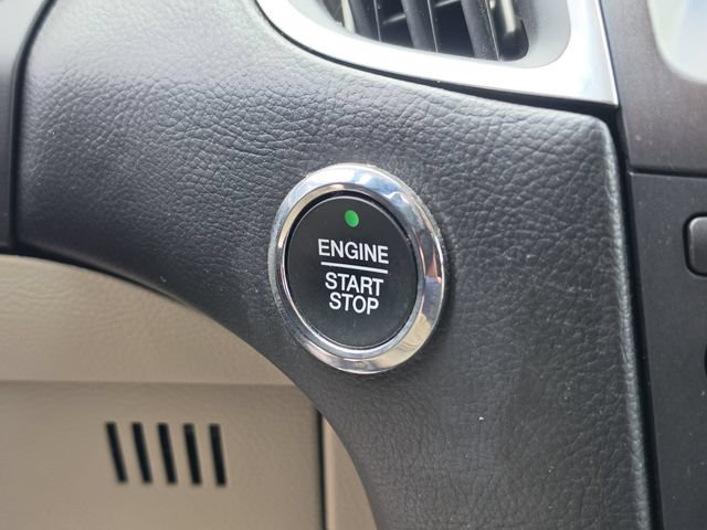 Used 2016 Ford Edge Titanium w/ Equipment Group 302A FWD image 34