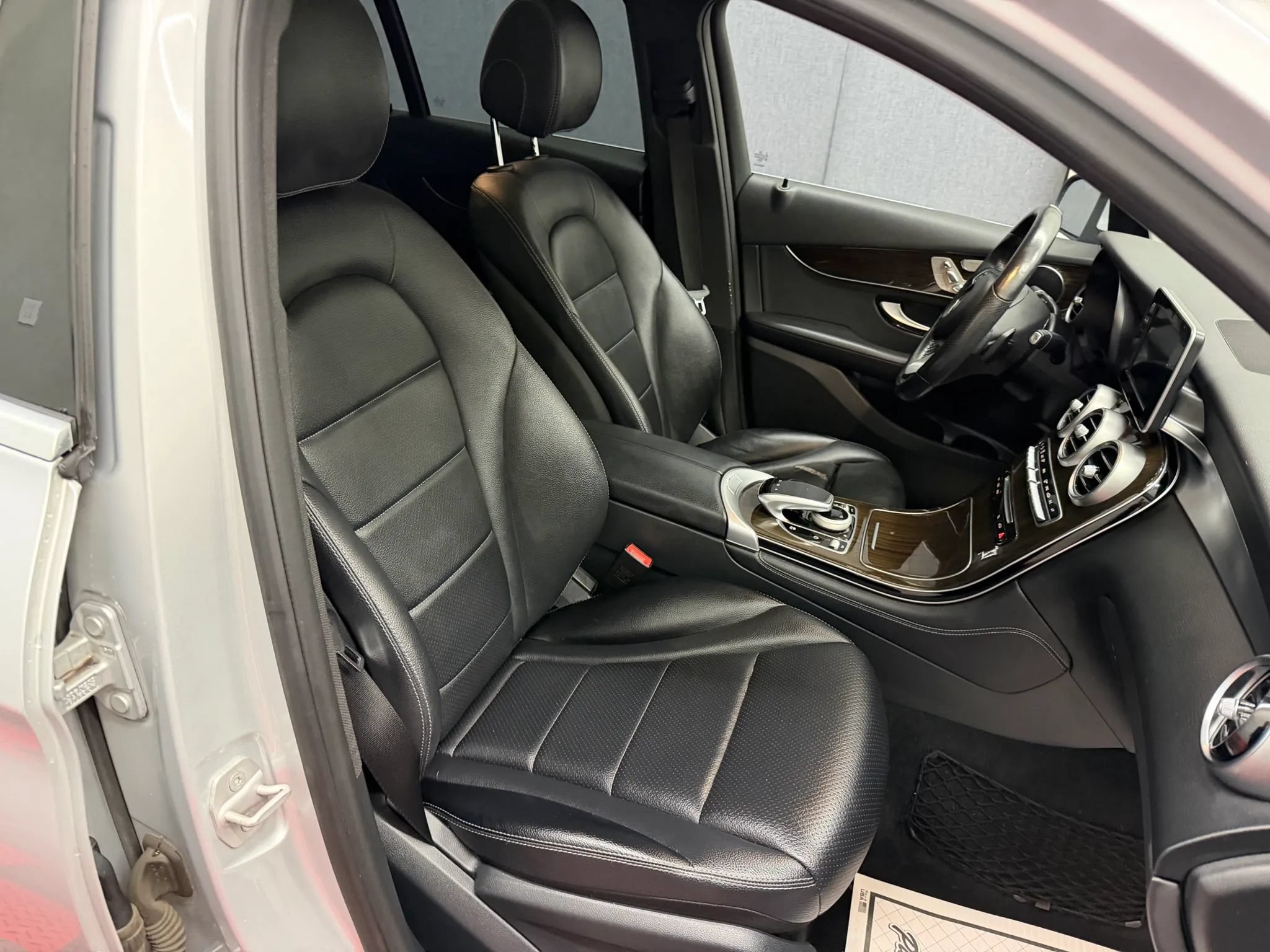Used 2016 Mercedes-Benz GLC 300 4MATIC image 10