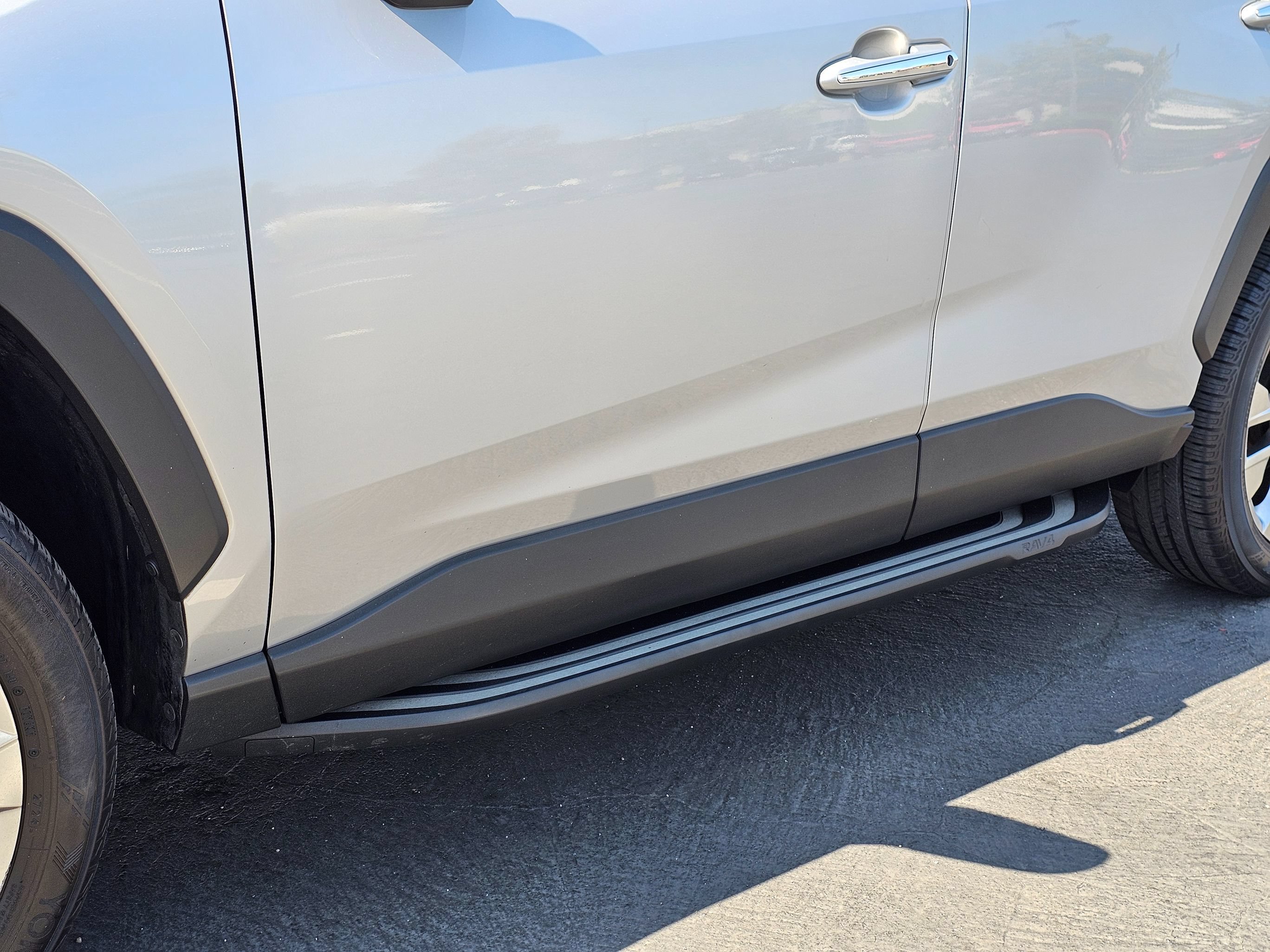 Used 2019 Toyota RAV4 Limited w/ Carpet Mat Package FWD image 39