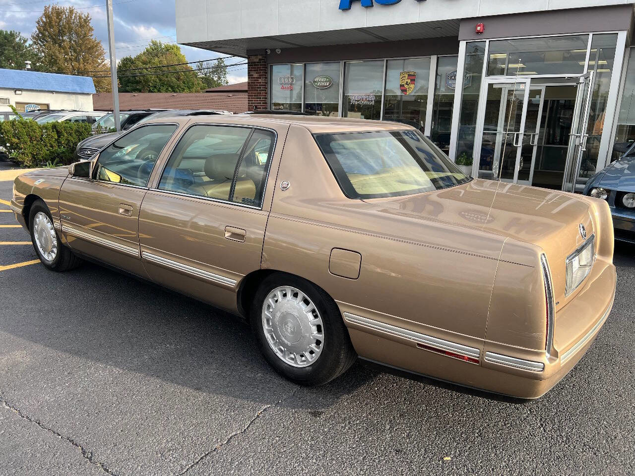 Used 1999 Cadillac De Ville w/ Comfort/Convenience Pkg image 12