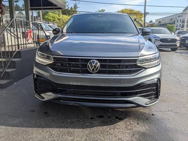 Used 2023 Volkswagen Tiguan SE R-Line AWD/4WD image 7