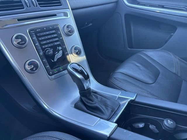 Used 2017 Volvo XC60 T6 Dynamic w/ Preferred Option Package image 21