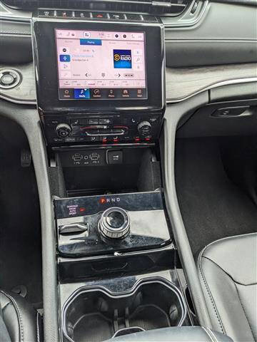 Used 2022 Jeep Grand Cherokee Limited image 22