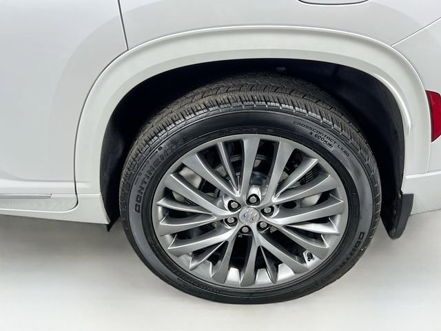 Certified 2025 Buick Enclave Avenir image 28