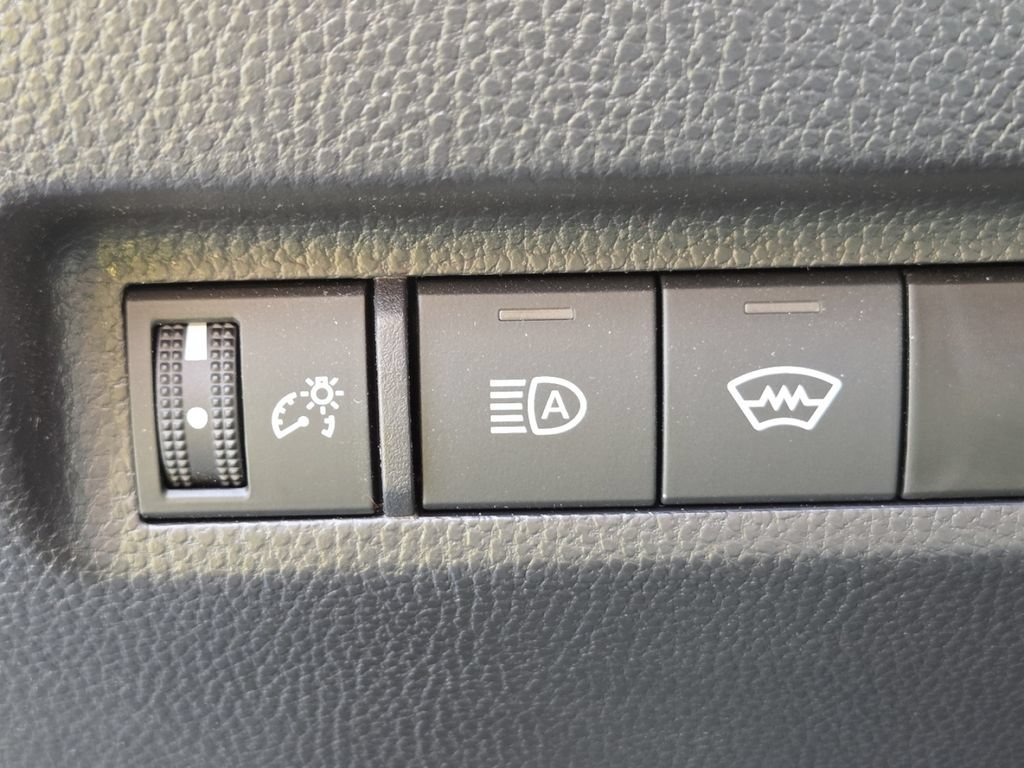 Used 2025 Toyota RAV4 XLE w/ Convenience Package AWD/4WD image 15